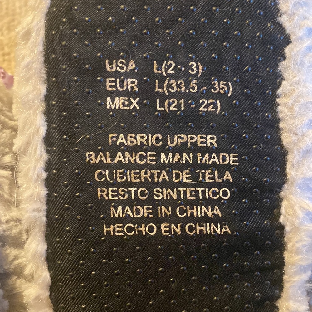 Slippers - Picture 3 of 3